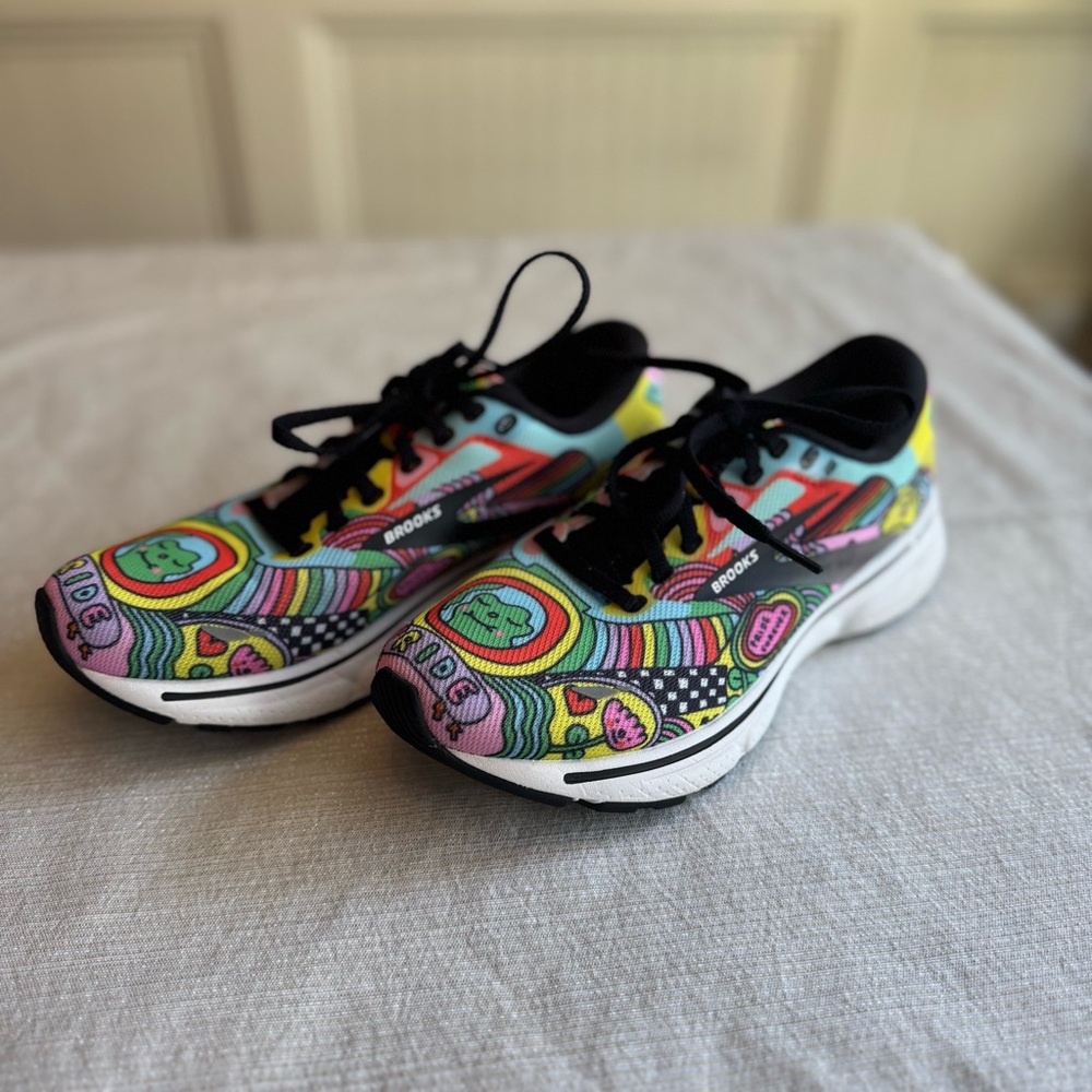 PRIDE BROOKS GHOST 15 Running Shoes - Women's 7 / Men’s 5
